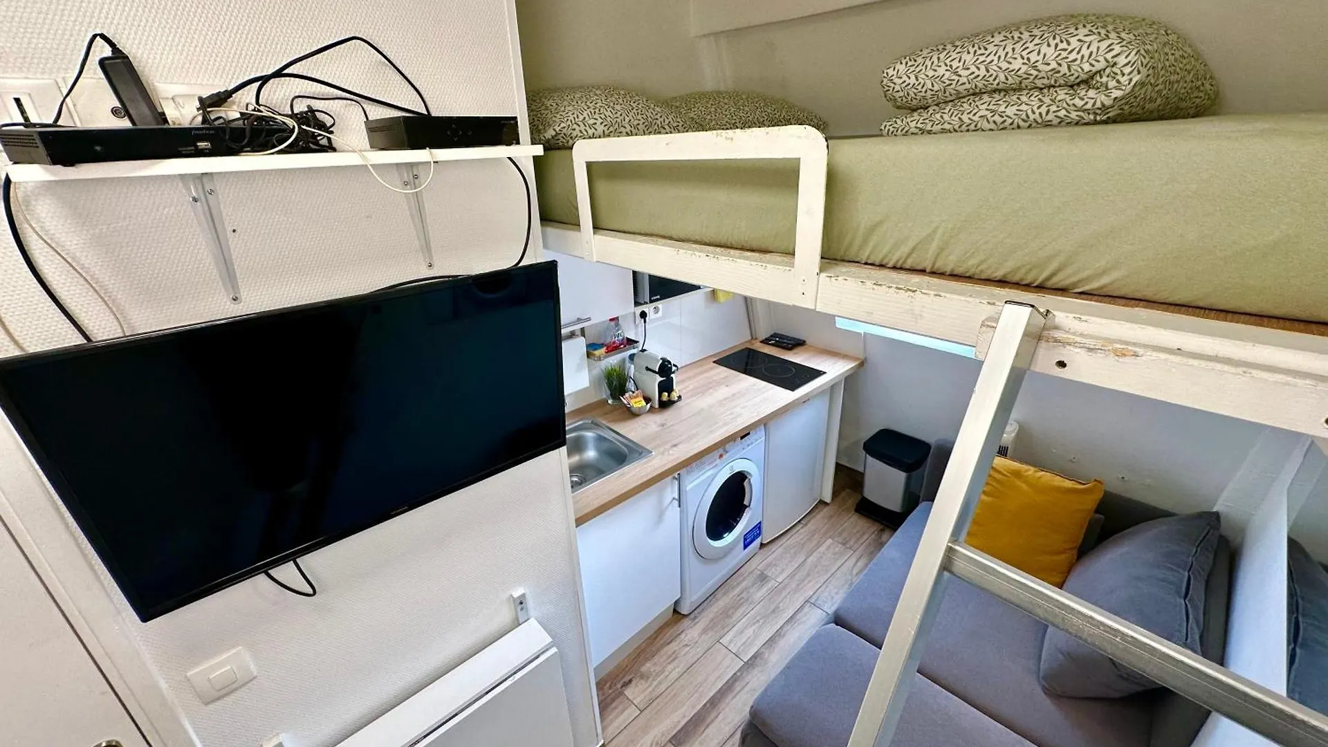 Cosy Near Champs-elysees - Arc De Triomphe Apartment
